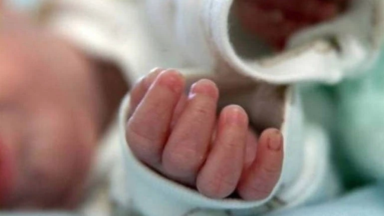 Προφυλακιστέοι τέσσερις κατηγορούμενοι για το κύκλωμα εμπορίας βρεφών